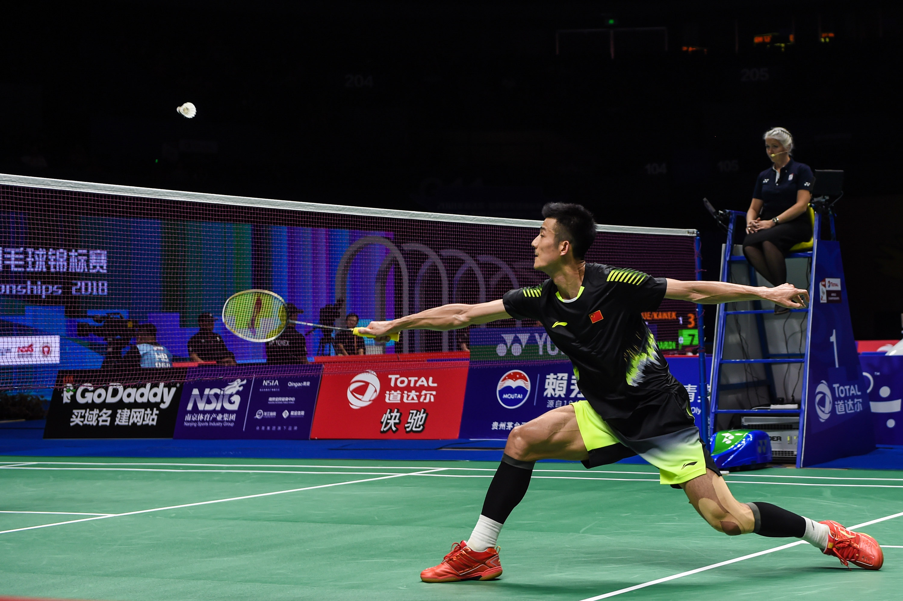 包含丹麦羽毛球队血洗马来西亚羽毛球队，谌龙高光表现的词条