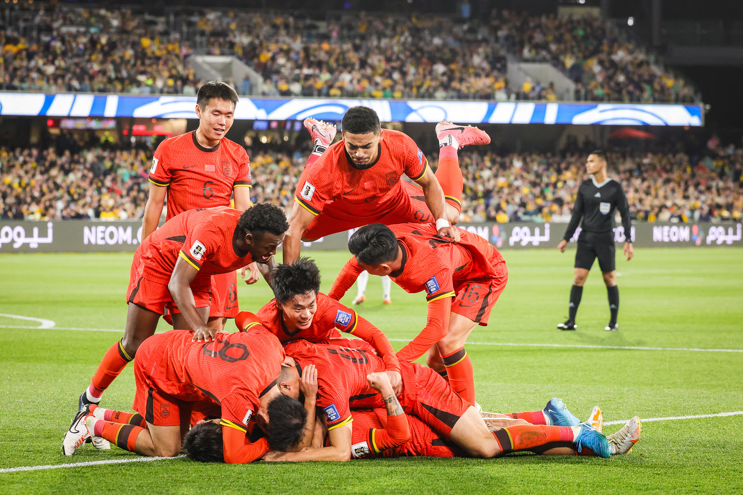 葡萄牙队碾压英格兰队，张本智和带队取胜