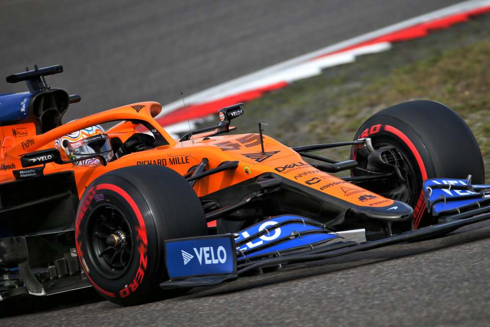 迈凯伦险胜梅赛德斯，塞恩斯关键制胜