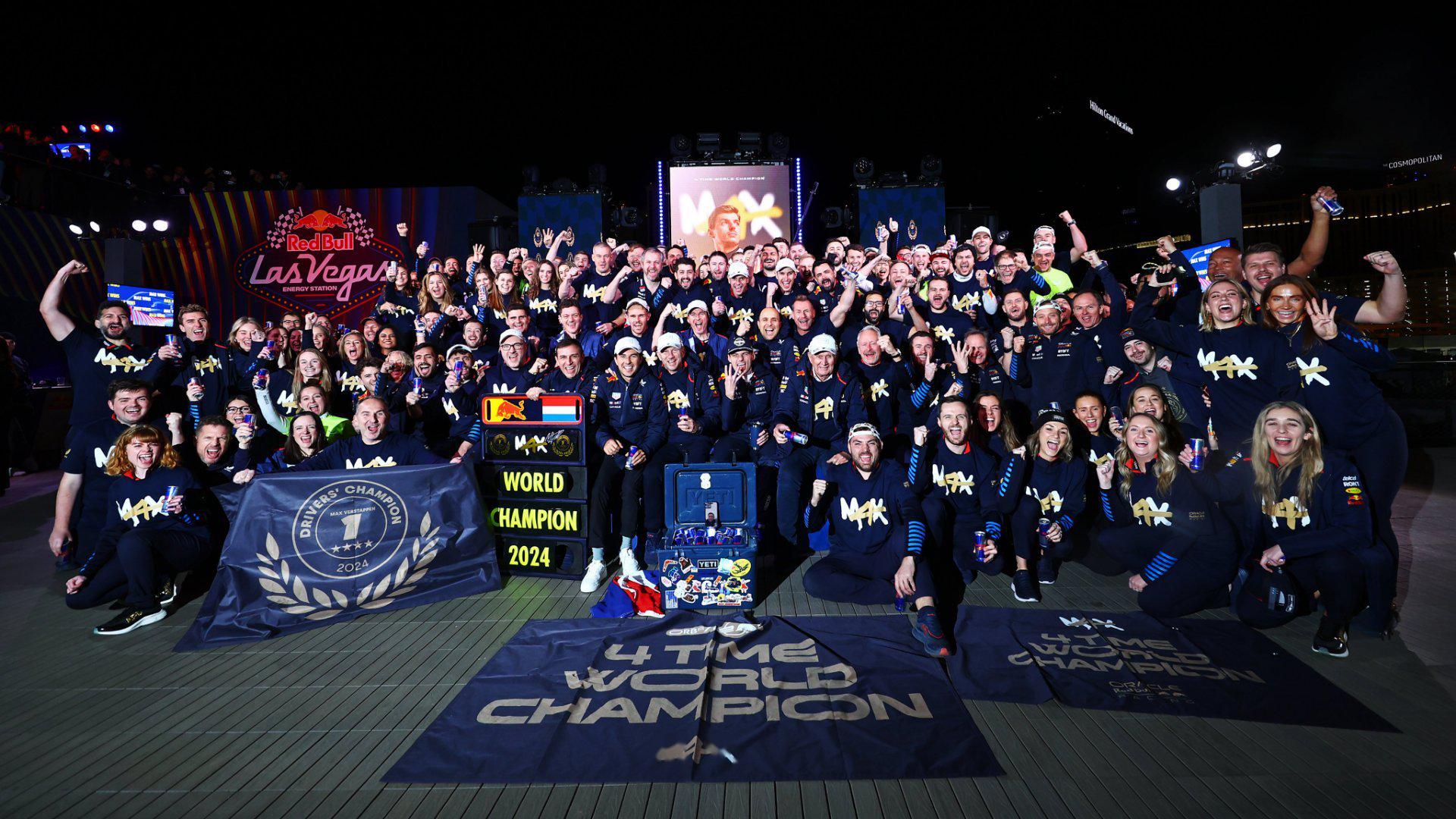 红牛车队横扫雷诺车队，维斯塔潘扛起全队