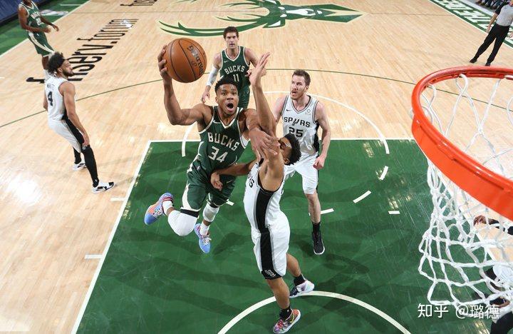 青岛队险胜马刺，霍勒迪高光表现