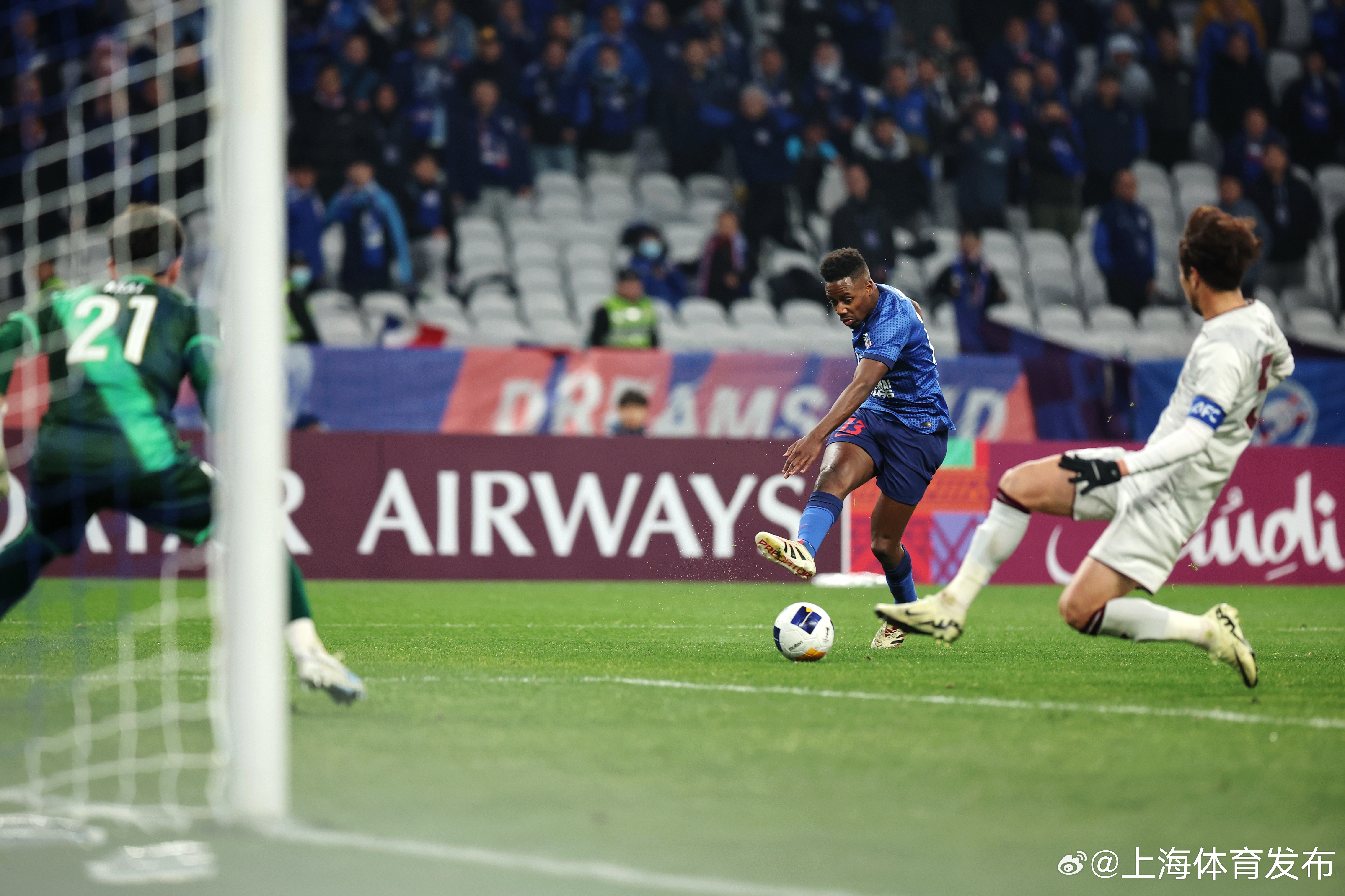 上海申花队员展现实力，取得胜利