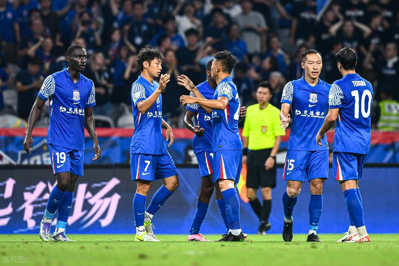 上海申花队员展现实力，取得胜利