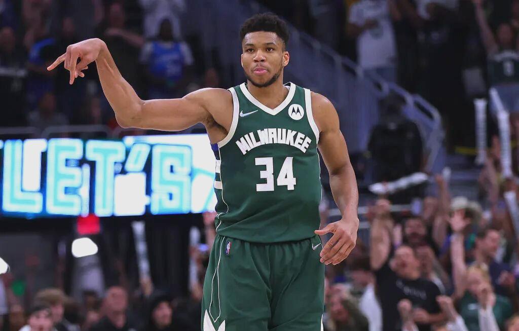 雄鹿险胜凯尔特人，保罗惊艳四座