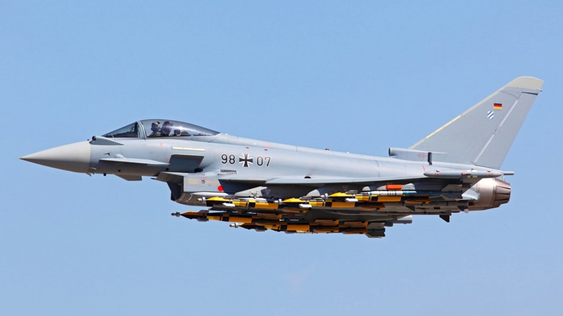 银石风云，威廉姆斯战术险胜，维斯塔潘极限超越惊艳全场