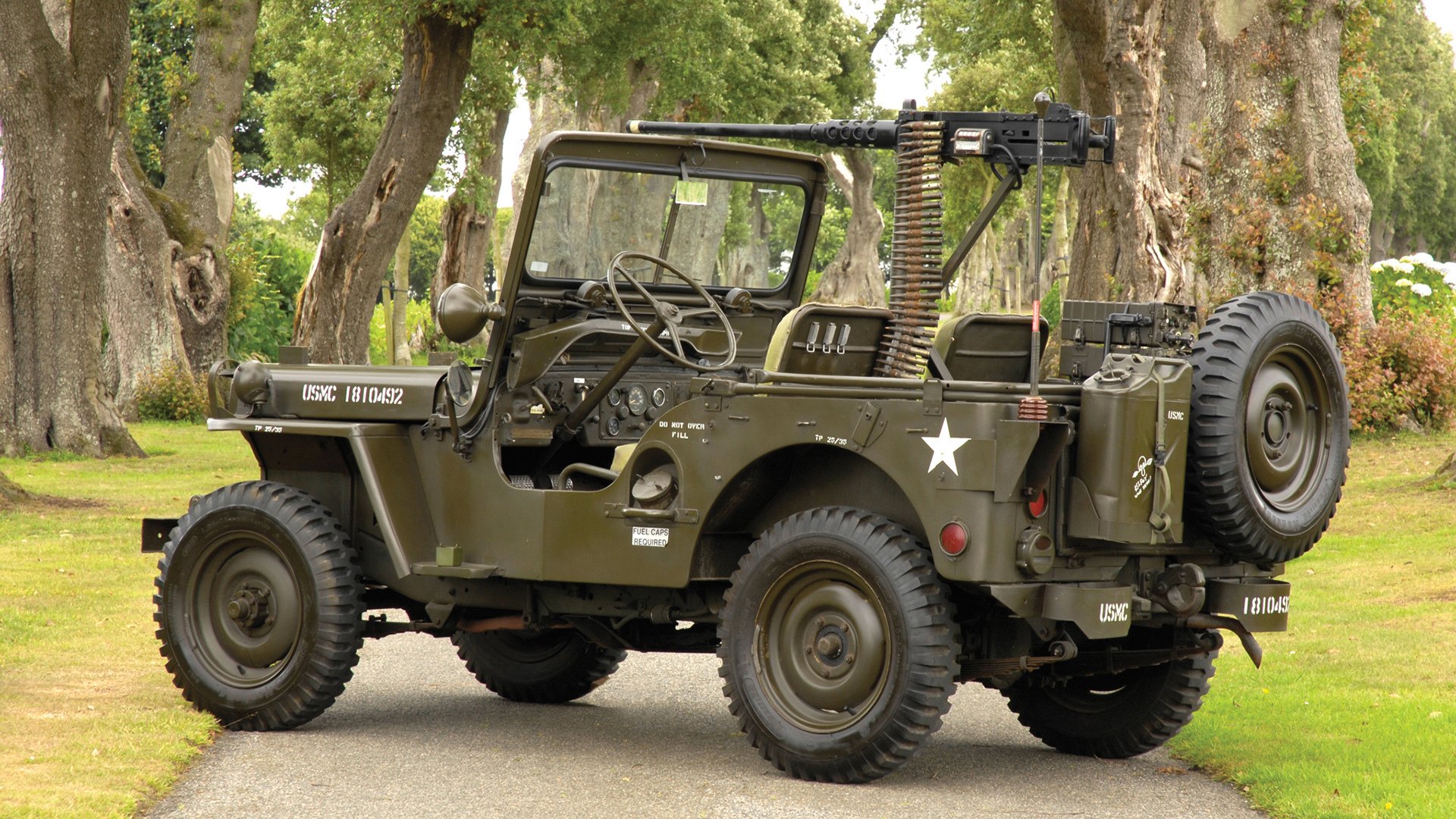 皓月与金靴，当巴黎的优雅遇见挪威的沦陷